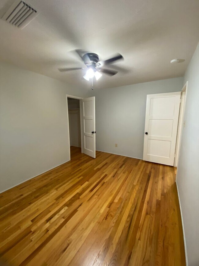 Foto del edificio - 2637 Pine St
