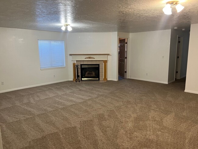 Building Photo - 108 S Astor Ln