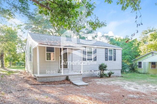 Building Photo - 115 Iroquois St