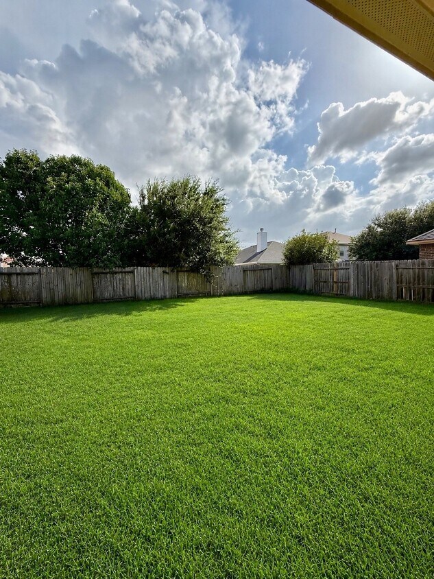 Building Photo - 24623 Colonial Maple Dr