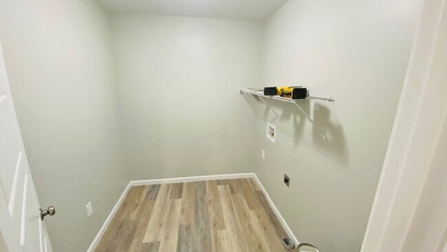 Building Photo - 227 Co Rd 464
