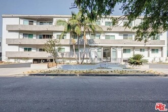 Building Photo - 449 Le Doux Rd