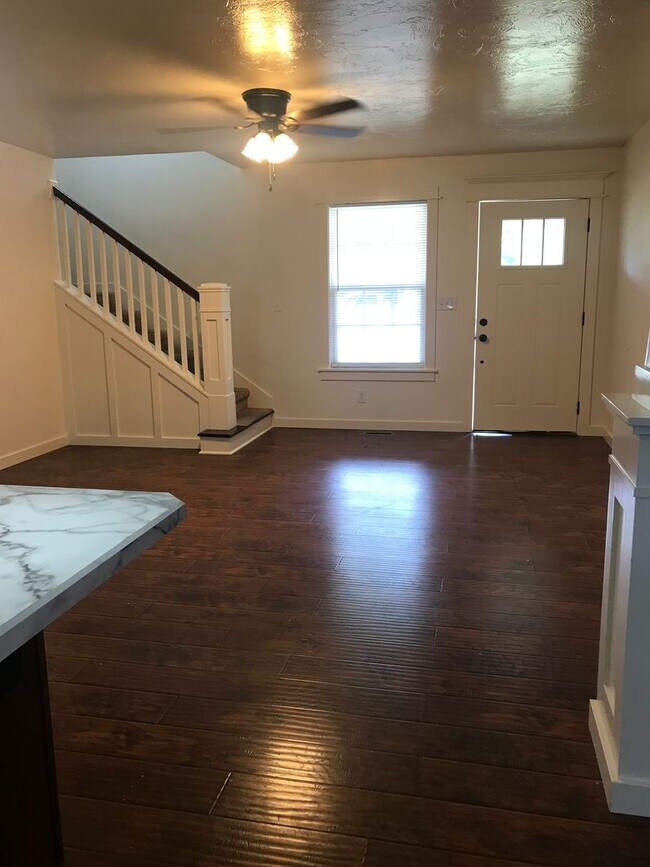 Foto del edificio - Charming Home Nestled in Springfield - 3 b...