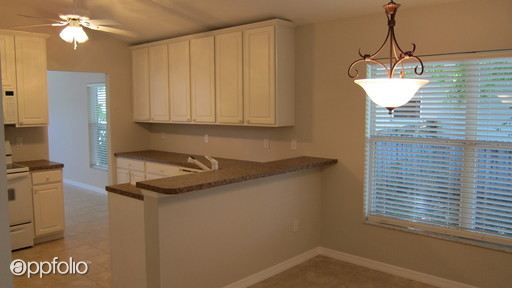 Building Photo - 617 Darkwood Ave