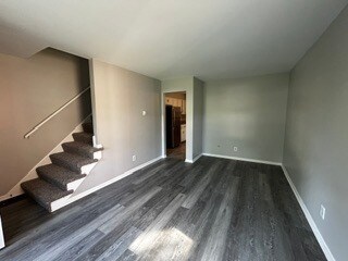 Foto del edificio - Now Leasing 2 Bedroom 1 Bath Townhome W/Finished Basement