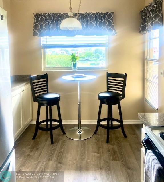 Foto del edificio - 23279 Barwood Ln N