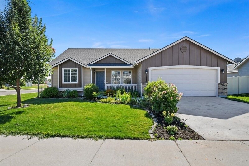 2114 N Rosedust Dr, Kuna, ID 83634 House for Rent in Kuna, ID