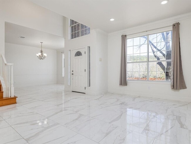 Building Photo - 7730 Lakewood Dr