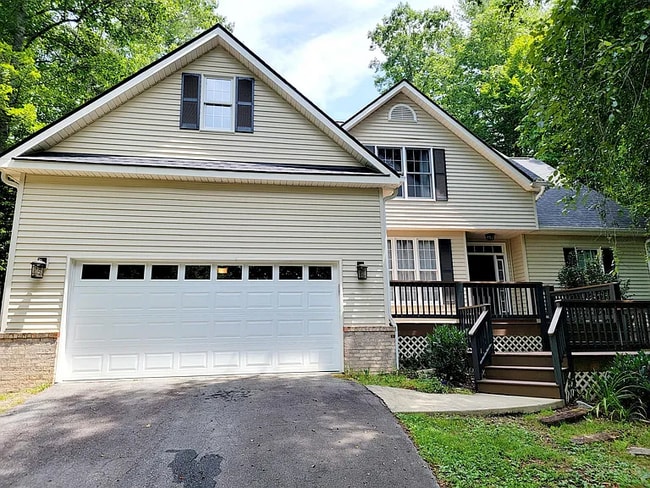 Building Photo - 4501 Cove Loop Rd