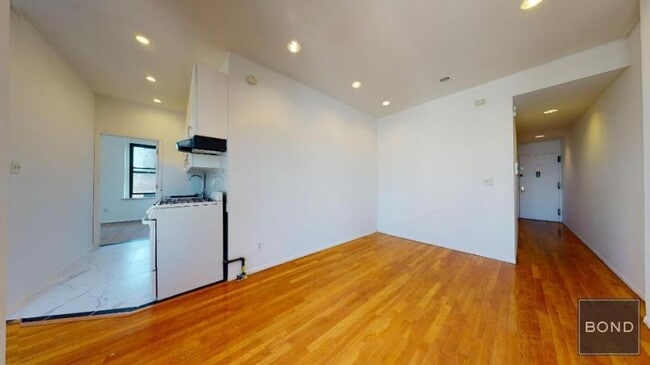 Building Photo - 2 bedroom in Manhattan NY 10003