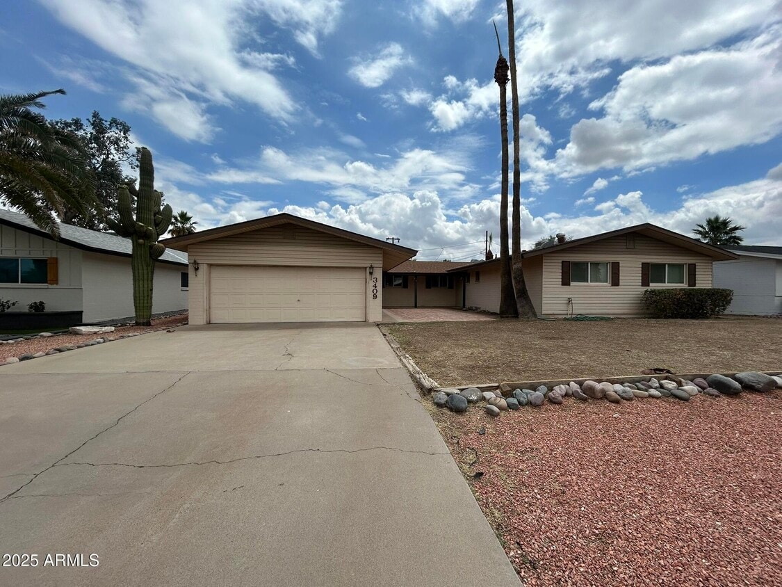 Foto principal - 3409 E Mountain View Rd