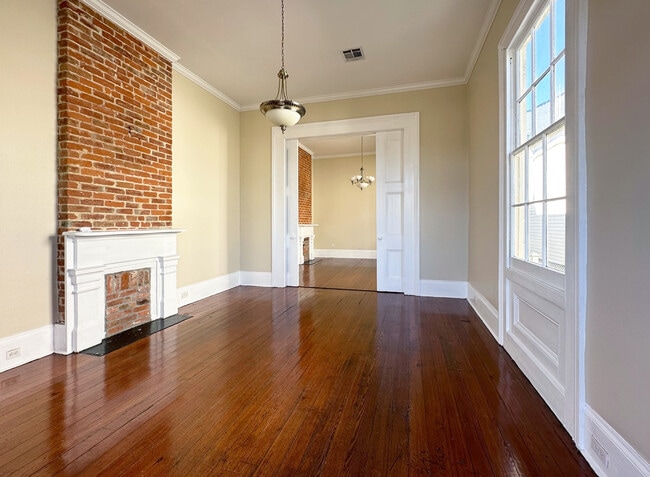 Living Room - 950 Felicity St