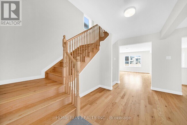 Building Photo - 124 Tonic Cres