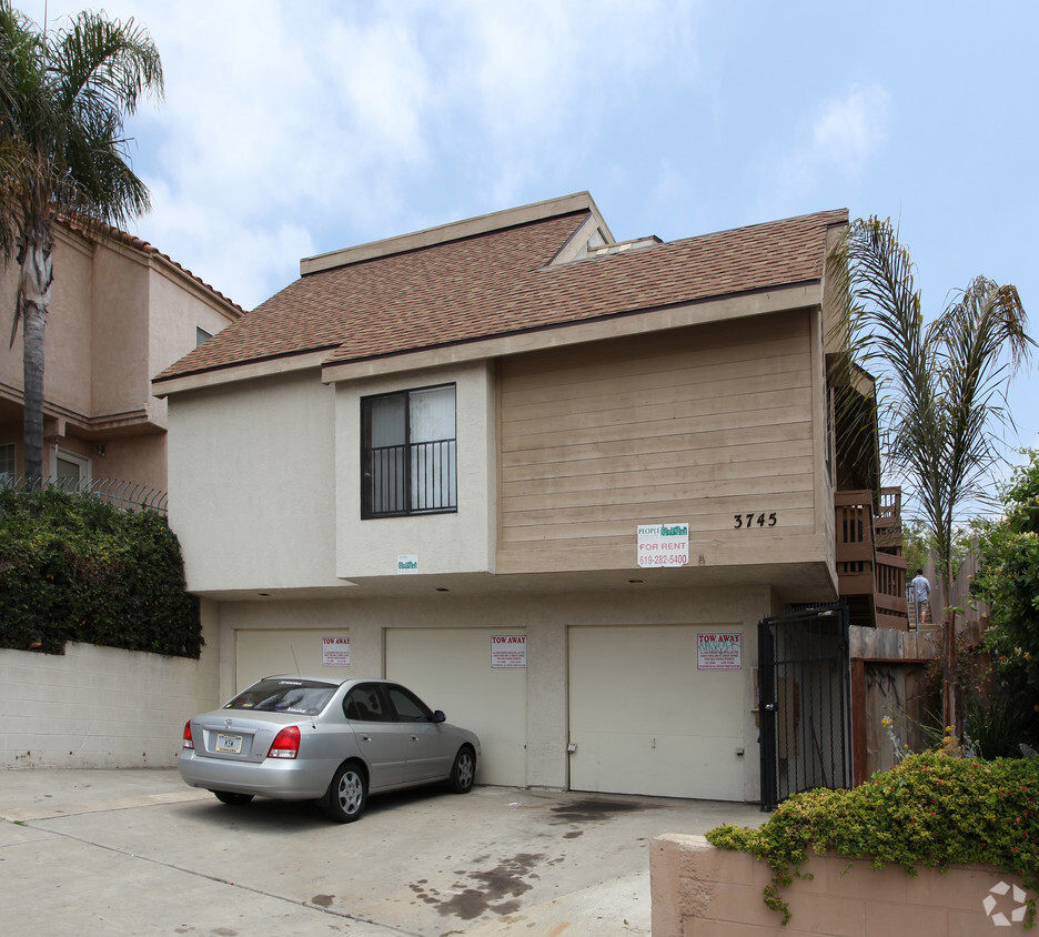 Primary Photo - 3745 Swift Ave