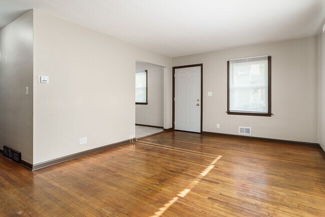 Foto del edificio - 2516/2518 N Rockton Ave