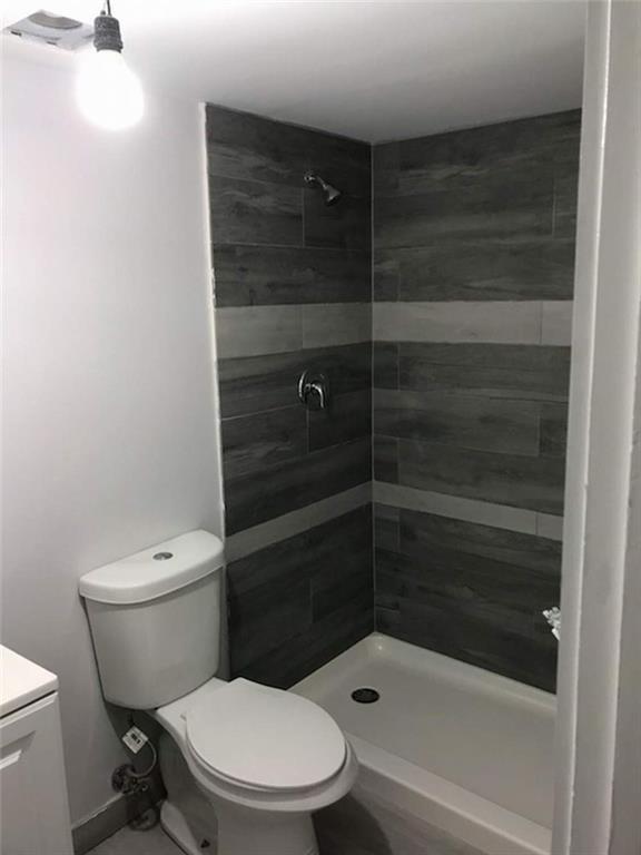 Foto del edificio - 6751 N University Dr