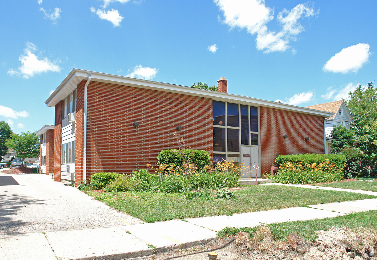 Primary Photo - 1932 Taylor Ave