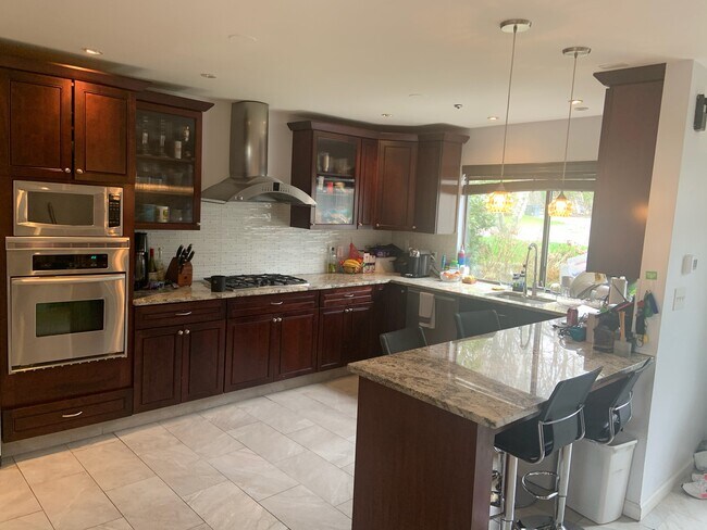 Building Photo - 1302 Hunters Run