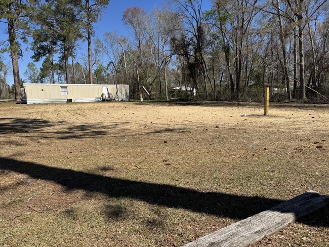 Building Photo - 211 Victoria Cir