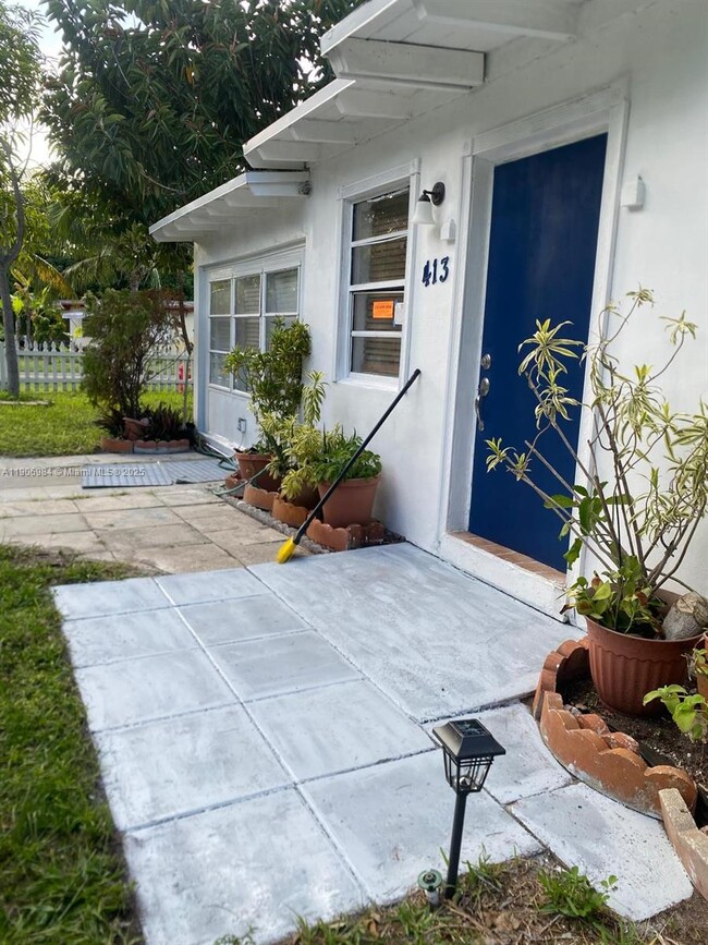 Foto del edificio - 413 NE 8th St