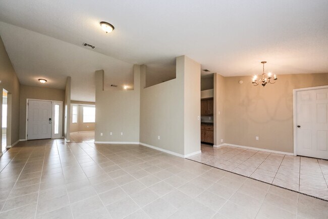 Building Photo - 709 Hamster Ct