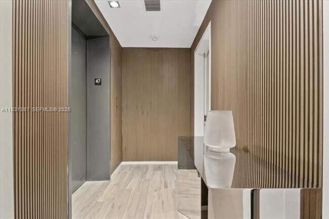 Foto del edificio - 801 S Miami Ave