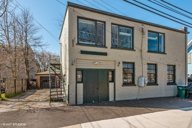 Primary Photo - 1126 Greenleaf Ave