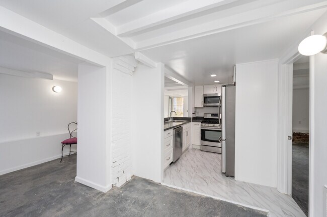 Foto del edificio - 1664 W 12th St