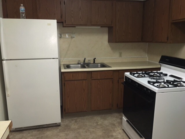 Building Photo - 510 S Fancher