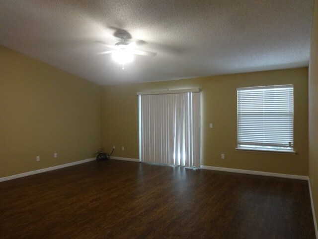 Building Photo - 1571 Graduation Ln