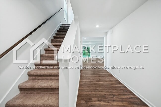 Building Photo - 400 Arrowhead Dr