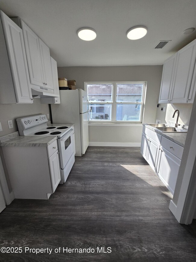 Foto del edificio - 773 NE 9th St