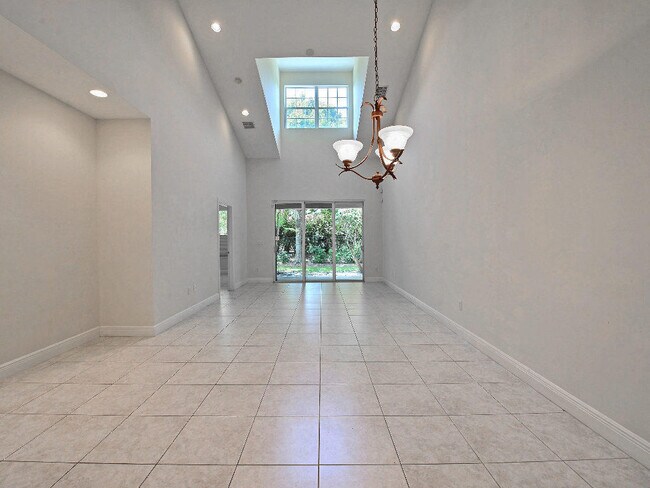 Foto del edificio - 1645 Baseline Ln