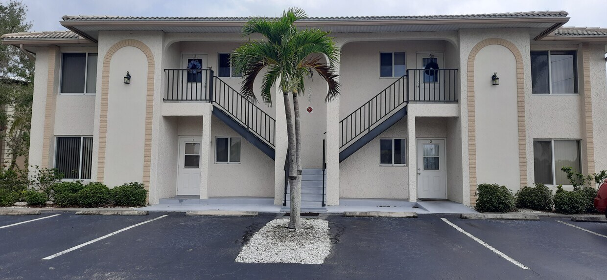 607 Via Tripoli Unit 1, Punta Gorda, FL 33950 Apartments in Punta