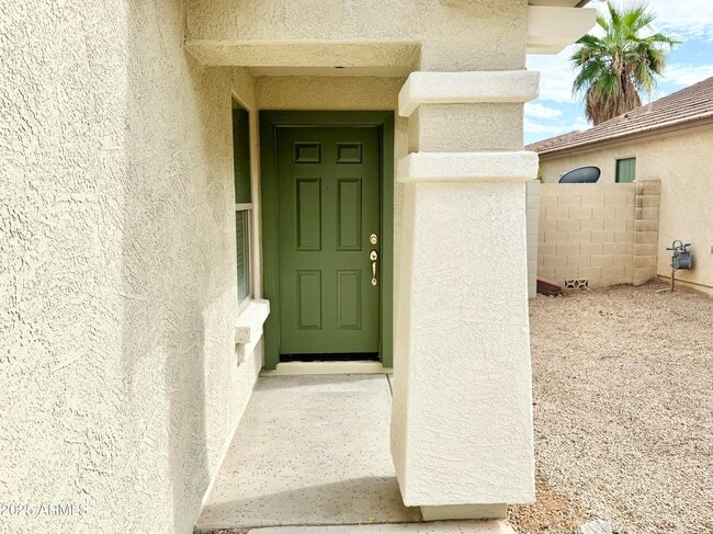 Foto del edificio - 13927 W Port Royale Ln