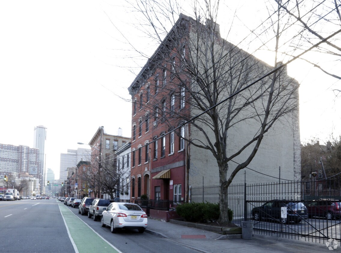 191 Christopher Columbus Dr, Jersey City, NJ 07302 Apartments in