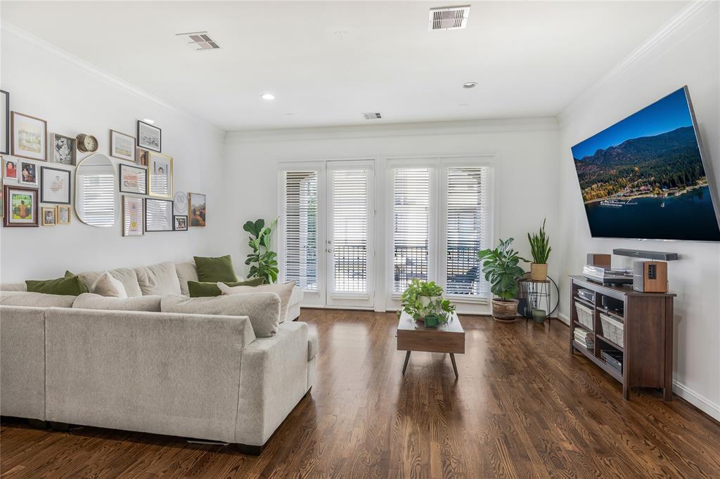 Foto principal - 8817 Lakeshore Bend Dr