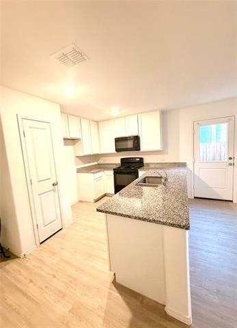 Foto del edificio - 9201 Red Fox Trl