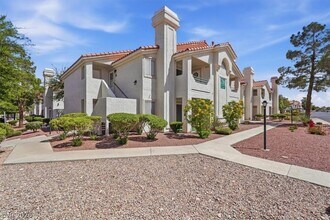 Building Photo - 556 Yacht Harbor Dr