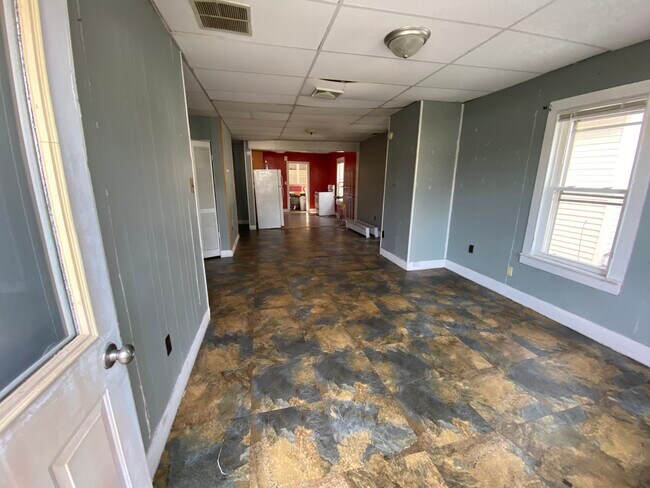 Building Photo - 1303 N Washington Ave