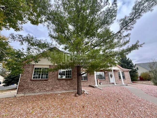 Building Photo - 1684 S Laredo St