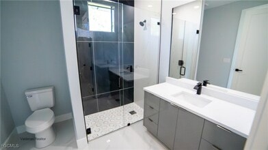 Building Photo - 2401-2403 Matena Ave S