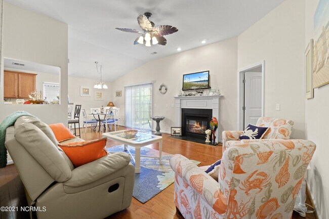 Building Photo - 4409 Dutch Elm Dr SE
