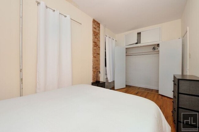 Building Photo - East 92nd Street