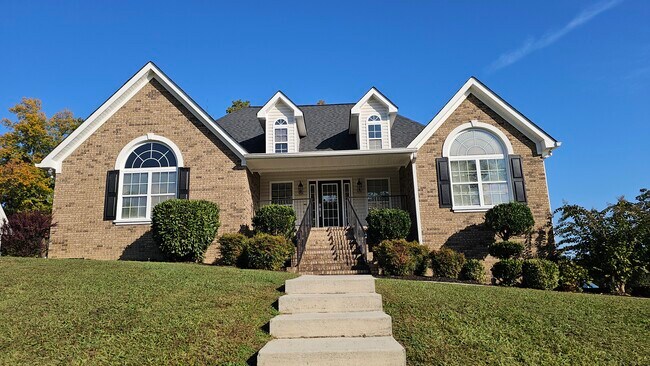 Foto del edificio - 646 Hidden Oaks Dr