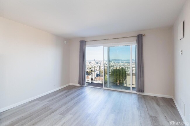 Foto del edificio - 646 Corbett Ave