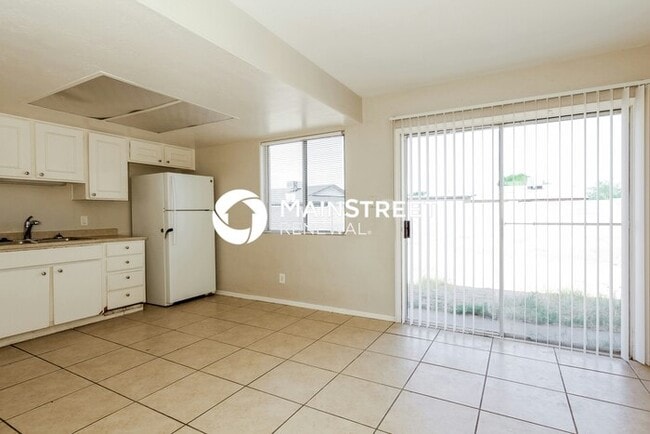 Building Photo - 3 Bedroom Pet-Friendly Home in Phoenix, AZ...