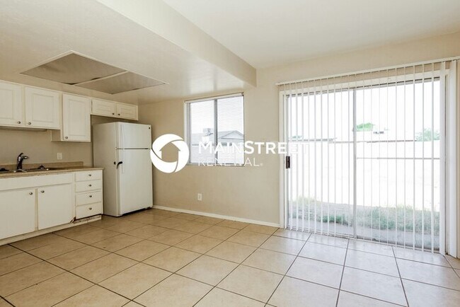 Foto del edificio - 3 Bedroom Pet-Friendly Home in Phoenix, AZ...