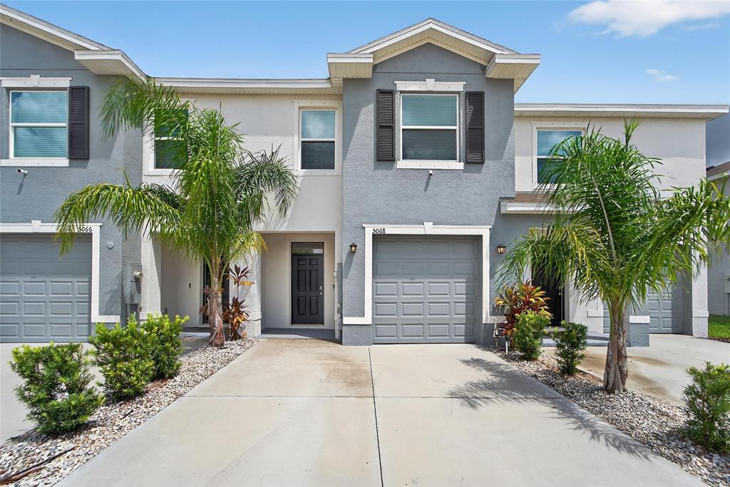 Foto principal - 5068 Captain Davis Dr