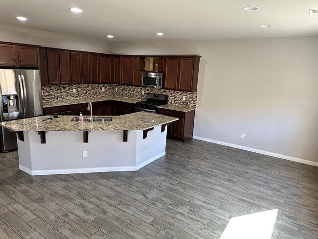 Building Photo - 531 San Carlos Dr